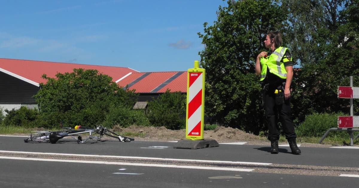 Fietser en motorrijder gewond bij botsing in s-Heer Hendrikskinderen.