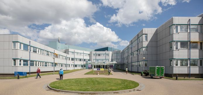 De Zeeuwse ziekenhuizen blijven ook na 25 september veiligheidsmaatregelen zoals de 1,5 meter afstand hanteren.