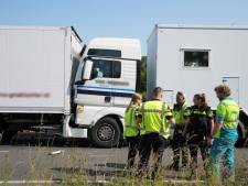 Ongeluk met vrachtwagens op N65 bij Helvoirt, rijstrook tot 20.00 uur dicht richting Den Bosch