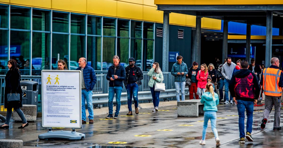 voorbode voor belgie lange wachtrijen aan heropende ikea winkels in nederland buitenland hln be
