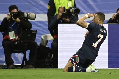 LIVE. Real-Mbappé, 0-1: Frans goudhaantje zet PSG op slag van rust in een zetel met héérlijke goal