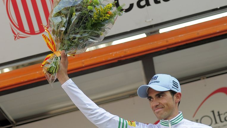 Contador op het podium na het winnen van de Ronde van Catalonië. Beeld afp