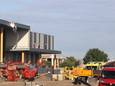 De omgevallen hoogwerker aan de Knardijk West.