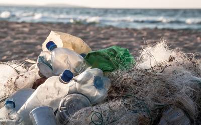 Steeds meer Belgische vissers brengen afval uit zee terug aan land om te recycleren