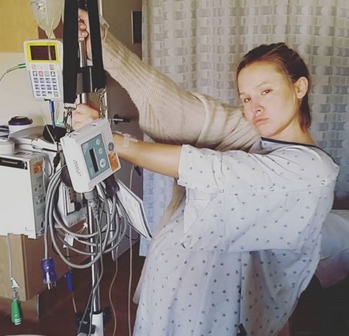 Kristen Bell deelt grappige zwangerschapsfoto's op verjaardag van dochtertje.