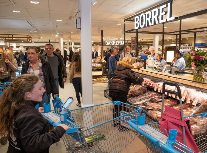 Het liep gelijk storm bij de heropening van Market Plaza in Burgh-Haamstede