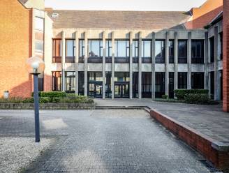 Dertiger alsnog vrijgesproken voor brutale handtasroven, waarbij bejaarde dame zelfs met pepperspray werd bespoten