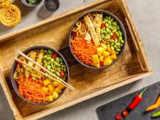Wat Eten We Vandaag: Bami bowl met mango en sojabonen