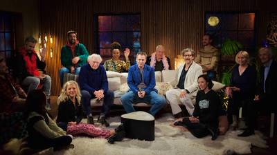 Wim Helsen viert 500ste aflevering ‘Winteruur’ met maar liefst 13 gasten: “Een woest en onbegrijpelijk feest”