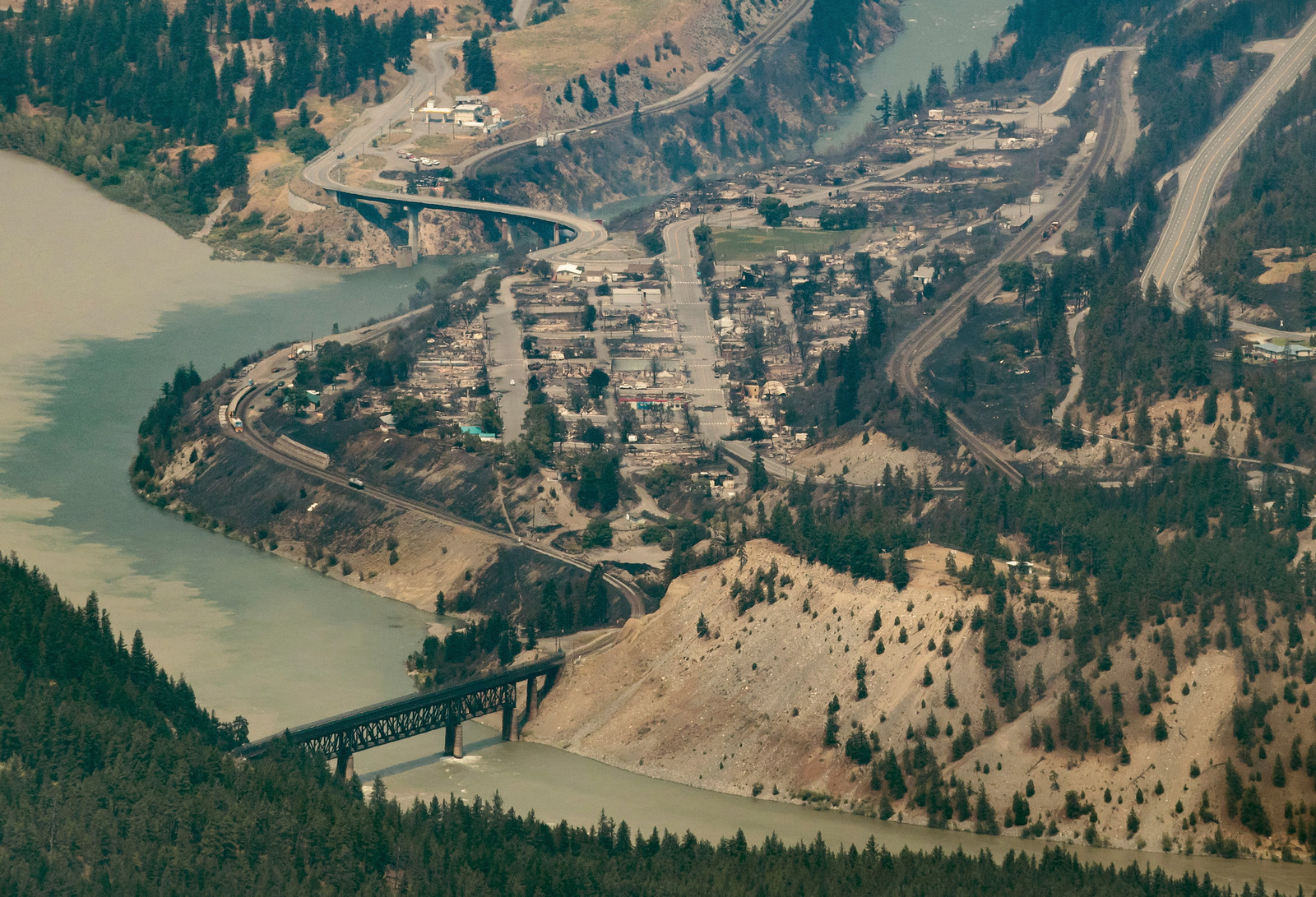 De schade na de branden is groot in Lytton. Beeld AP