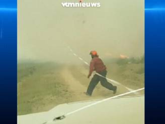 Vuurtornado slokt brandslang op bij bosbrand in Canada