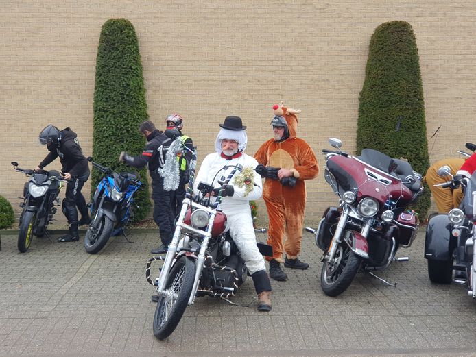 De Hoogstraatse Moto Vrienden organiseerden zondag hun kerstrun.