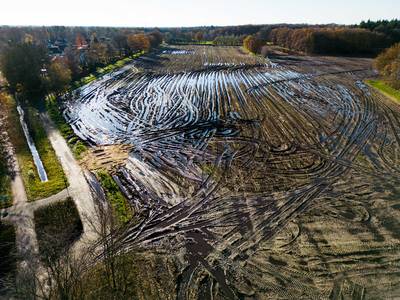 Boeren balen van blubber; ze rijden zich vast op hun veld en ook problemen na het oogsten