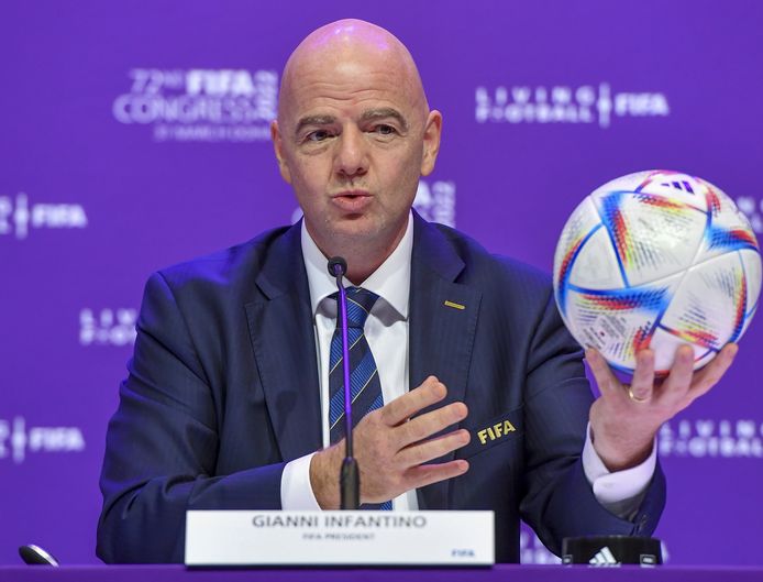 Gianni Infantino is de voorzitter van de FIFA.