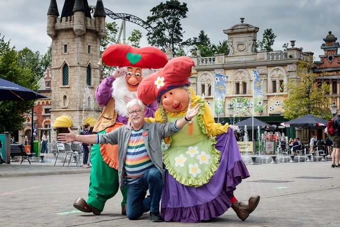 Ronny Strobbe voelt zich in zijn sas tussen de kabouters van Plopsaland De Panne.