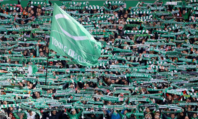 Werder Bremen Laakt Supporters Die Verfbommen Gooiden Buitenlands Voetbal Bd Nl