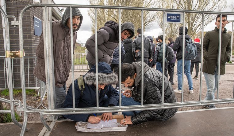 “La police extraterrestre ne peut pas gérer les foules attendues”