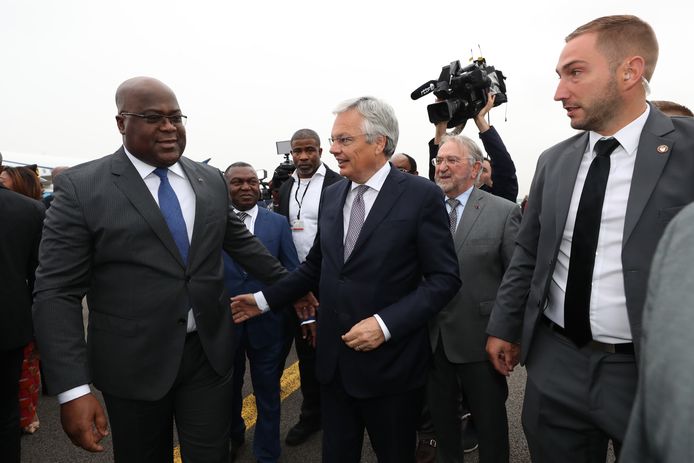 Minister van Buitenlandse Zaken Didier Reynders begroette de Congolese president Félix Tshisekedi en zijn vrouw aan de luchthaven van Melsbroek.