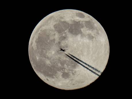 Op hol geslagen deel van SpaceX-raket ligt op ramkoers met de maan