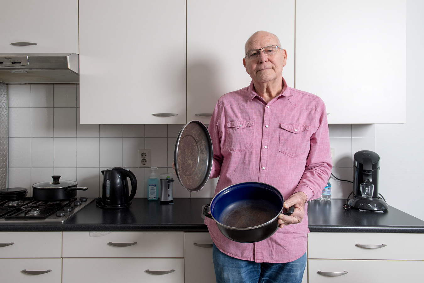 Otto kookt al jaren voor ouderen, nu is zijn ‘aanschuiftafel’ in gevaar
