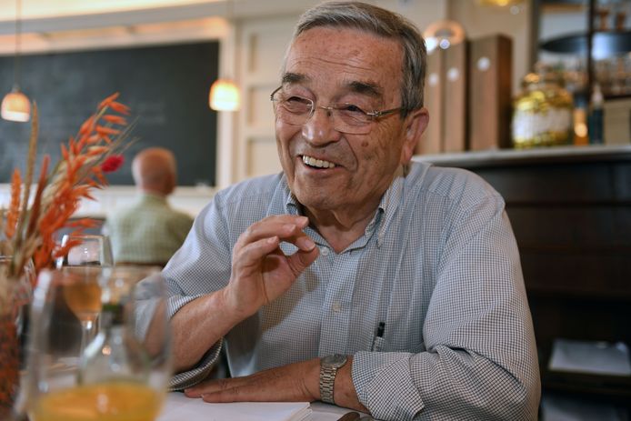Louis Tobback zet nog steeds de puntjes op de i, niet langer als burgemeester maar als provincieraadslid.