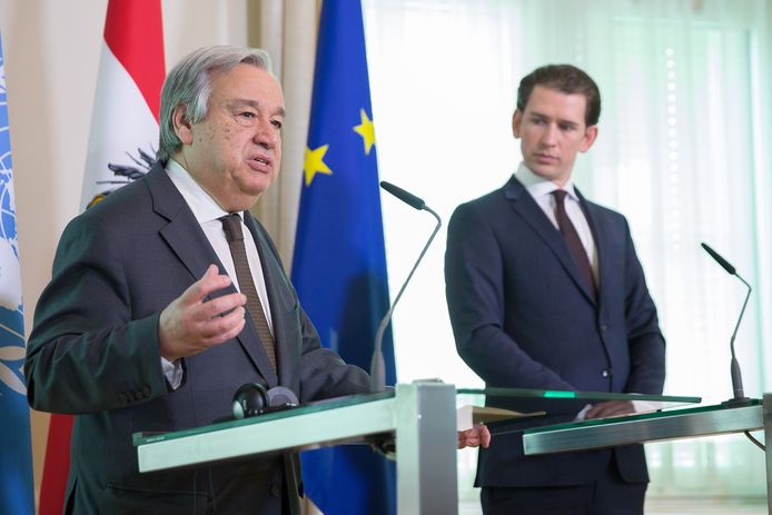 VN-secretaris-generaal Antonio Guterres (L) en de Oostenrijkse bondskanselier Sebastien Kruz (R).