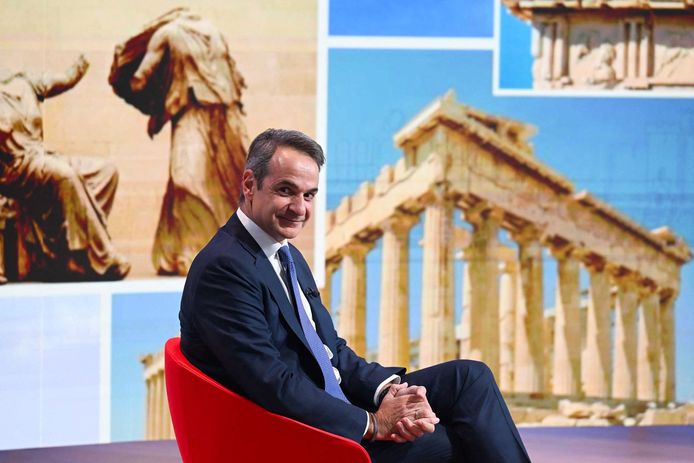 De Griekse premier Kyriakos Mitsotakis tijdens een interview met de 'BBC' waarin hij de situatie rond de beelden beschreef als “het doormidden snijden van de Mona Lisa”.