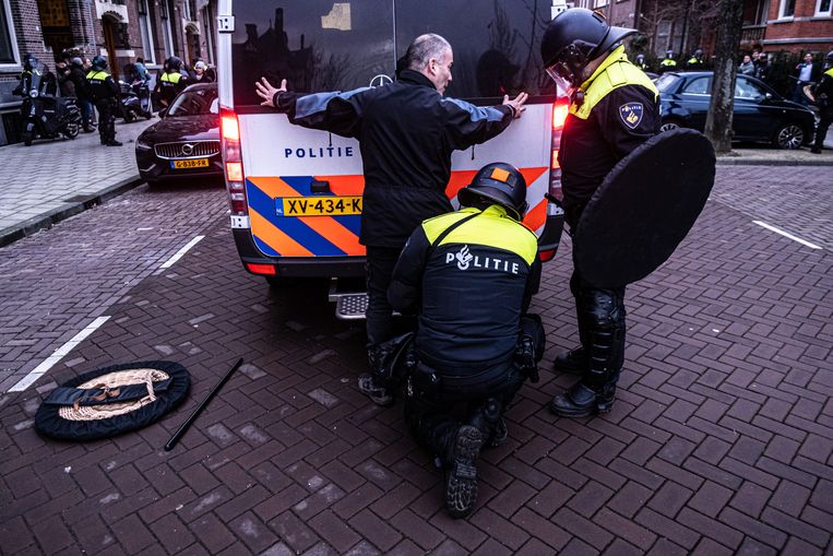 Nog 27 personen vast na rellen Museumplein, 7 minderjarig