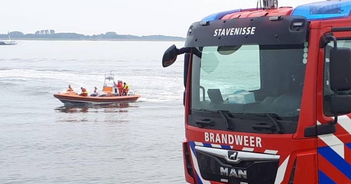 Nieuwe reddingsboot komt aan bij Brandweerpost Stavenisse