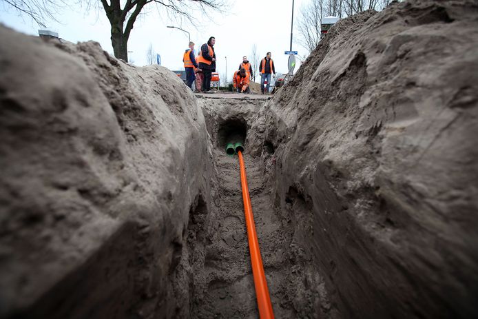 De bebouwde kom van Etten-Leur wordt aangesloten op glasvezel. Het buitengebied moet nog (even) geduld hebben.