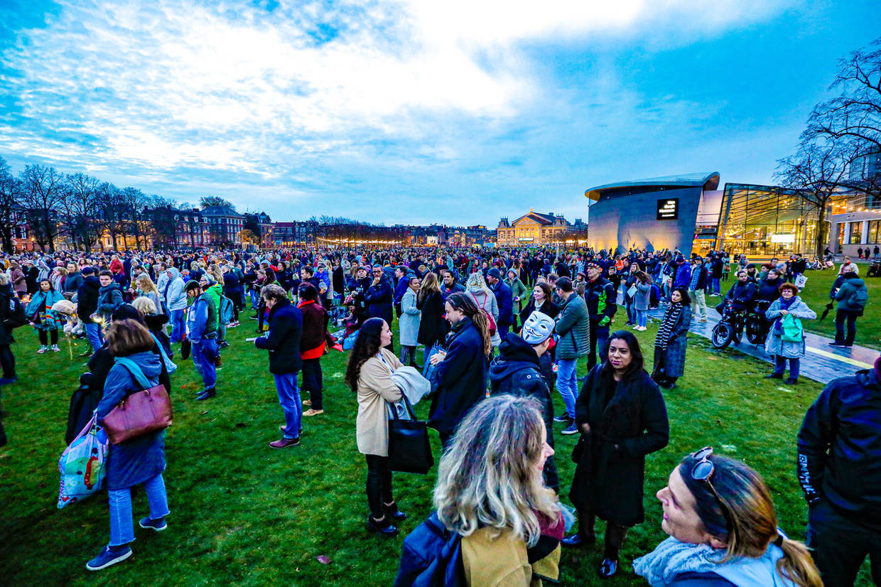 Demonstratie Museumplein Afgebroken Wegens Schenden Coronaregels Het Parool