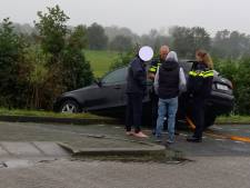 Hulpdiensten rukken uit voor ‘auto te water’ in Woudenberg