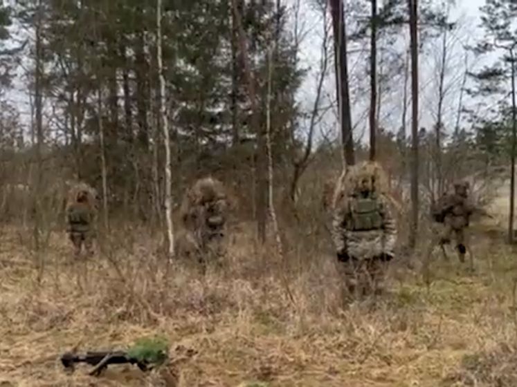 Oekraïense militairen onthullen hun camouflagetechnieken