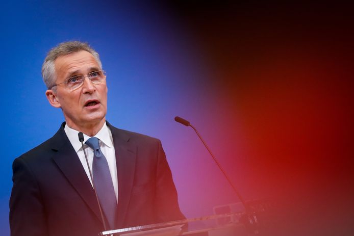 'Wij denken dat de Russen een excuus zoeken voor een invasie', aldus Navo-topman Jens Stoltenberg