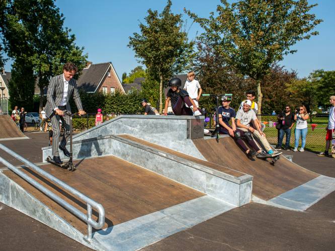 Eerste taak burgemeester Halderberge: skatebaan steppend inwijden