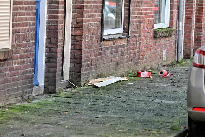 Zwaargewonde gevonden in huis in Tilburg aan de Hoogtedwarsstraat.
