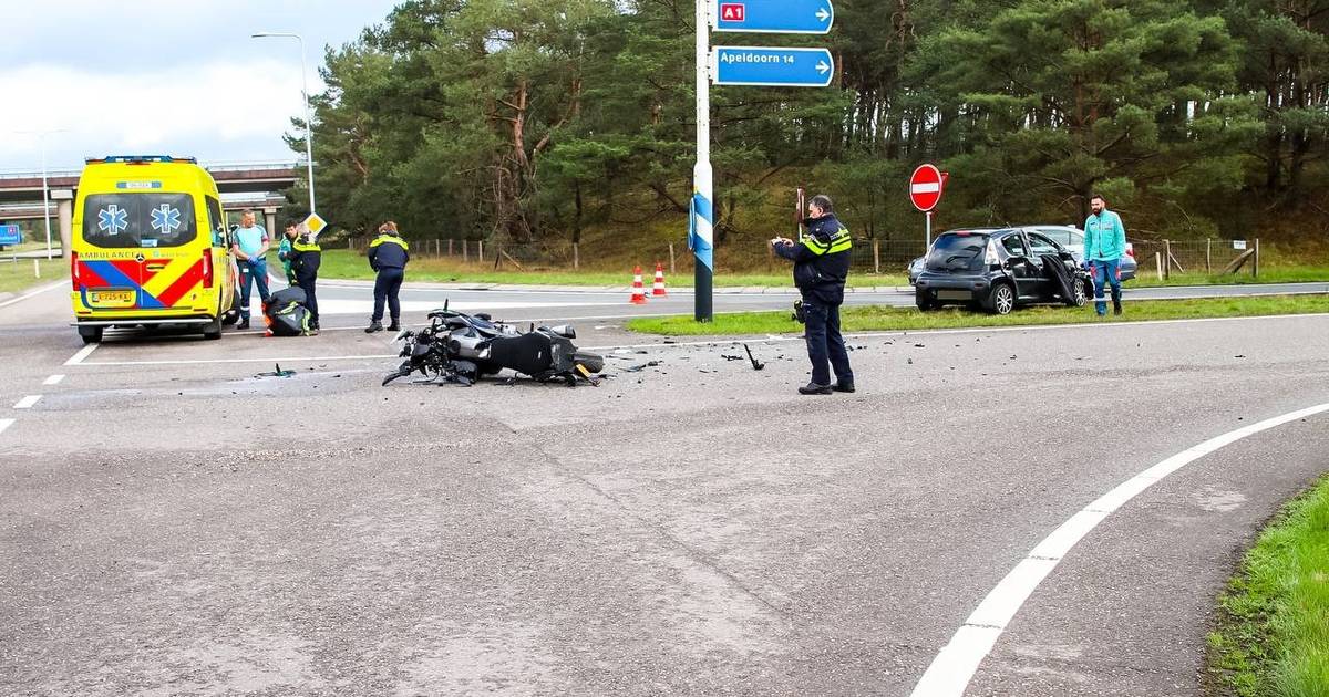 Motorrijder gewond door ernstig ongeluk bij Uddel.