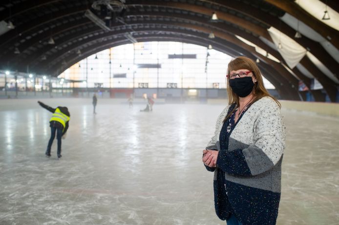 Uitbaatster Brigitte Van Dijck slaakt een noodkreet. Als de deuren van de schaatsbaan niet snel opnieuw open mogen dreigt het faillisement.