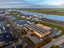 Kampen verlengt tijdelijke noodopvang voor asielzoekers in bedrijfspand Industrieweg