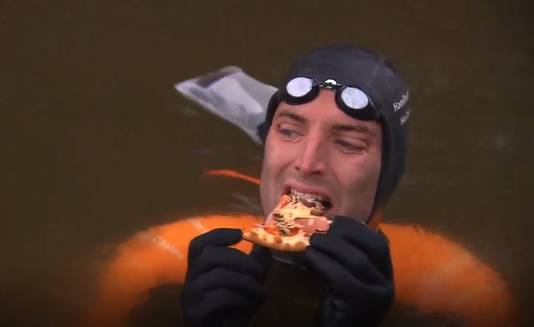 Maarten vd Weijden die pizza eet