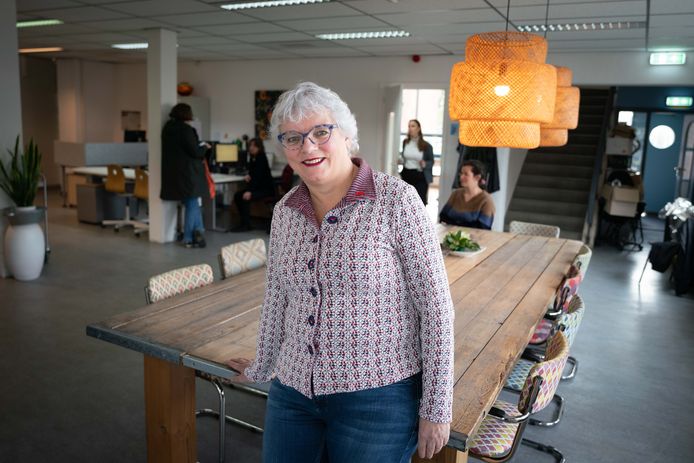 Rita Spikker, directrice van Stichting Welzijn Lingewaard. ,,Het gaat niet om mij, maar om mijn mensen en om de inhoud.”