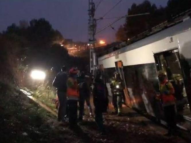 Trein ontspoord nabij Barcelona, één dode en 44 gewonden