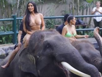 Kim Kardashian onder vuur na ritje op een olifant: “Dit is dierenmishandeling”