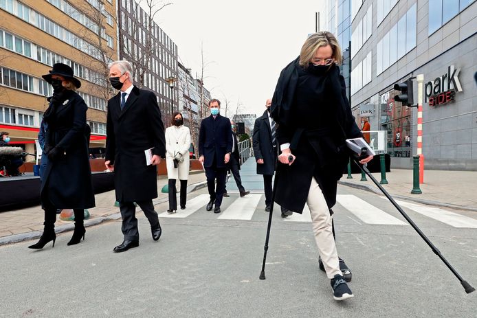 Karen Northshield (rechts) tijdens een ceremonie aan het monument ter ere van de slachtoffers van de aanslagen van 2016.