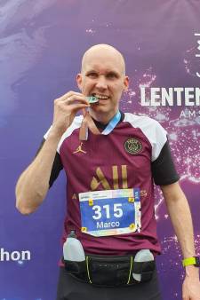 Woerdenaar Marco Gerling (42 jaar en 195 dagen oud) loopt binnen vier uur de marathon (42 kilometer en 195 meter)