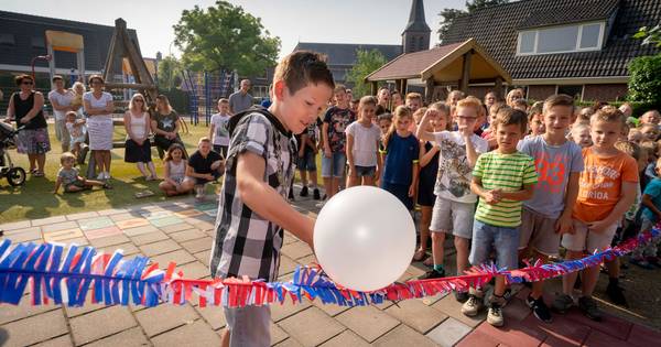 Van modderpoel naar hypermodern schoolplein in Valburg