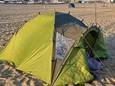 Zeven strandslapers beboet op strand van Scheveningen