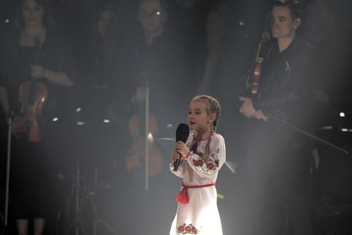De zevenjarige Amelia in de Atlas-arena in Polen.