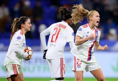 La Red Flame Janice Cayman marque et s'impose avec Lyon contre le Bayern Munich