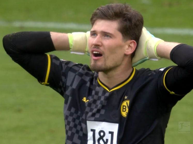 Kelderklasse in Der Klassiker: Kobel maakt ongekende blunder tegen Bayern München 